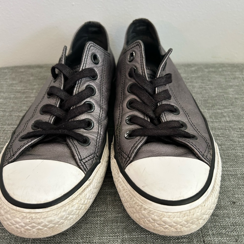 Converse Low Tops Metallic Grey Sneakers Size 7